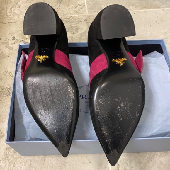 Gorgeous! PRADA Suede Button Pumps🌺 - Picture 8 of 14